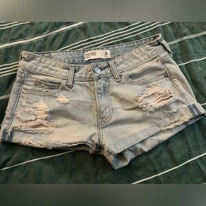 Abercrombie & Fitch Low Rise Jean Shorts 🌵4/27